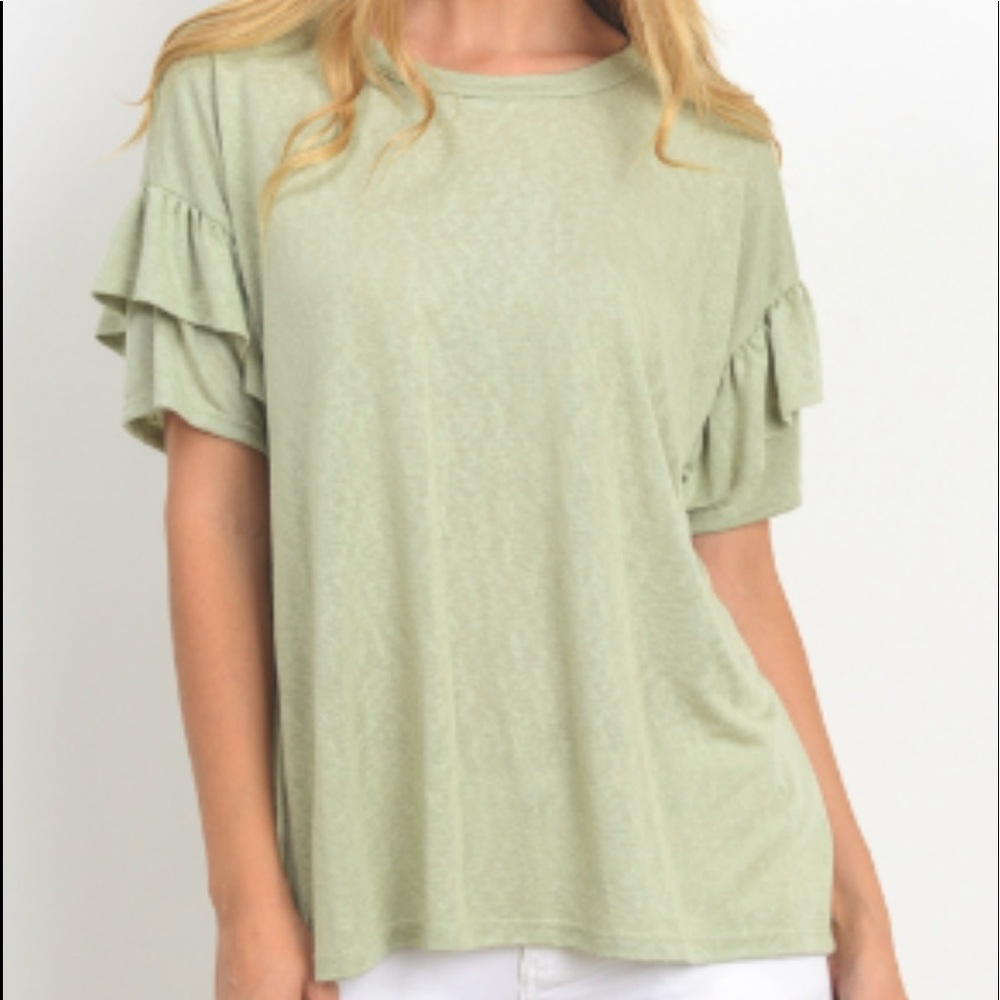 NWT Ruffle sleeve blouse